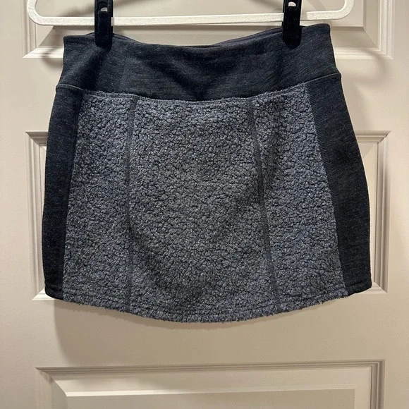 Kuhl Kozet wool blend Mini Skirt Size Small - Picture 2 of 9